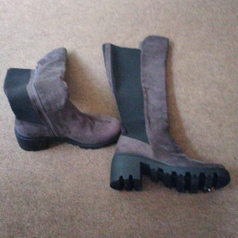 Shoedazzle Knee High Boots size 9 + free gift